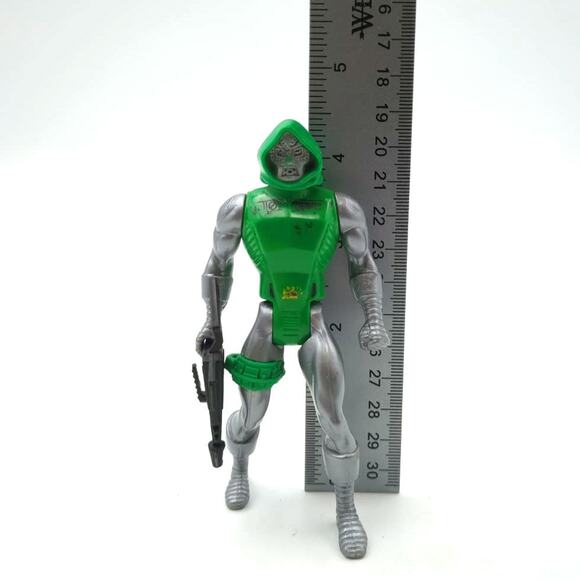 Vintage 1984 Marvel Secret Wars Dr. Doom Action Figure with Gun 4" Fantastic 4 - Picture 7 of 7